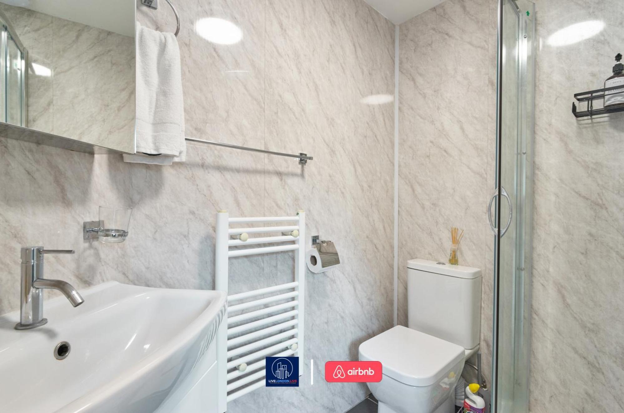 Apartament Last-minute Escape L Sleeps Up To 4 Guests L One-bedroom With King Bed And High Ceilings Near Camden By Live Short Lets & Serviced Londra