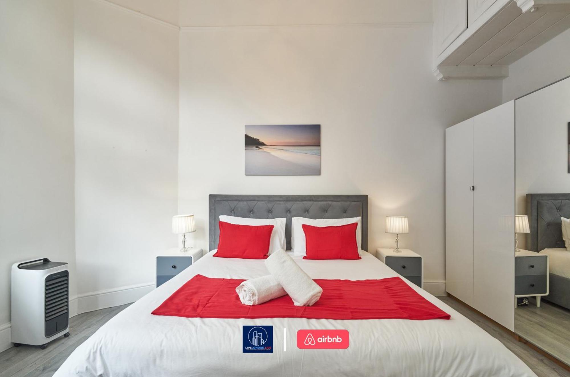 Last-minute Escape L Sleeps Up To 4 Guests L One-bedroom With King Bed And High Ceilings Near Camden By Live Short Lets & Serviced Apartament Londra
