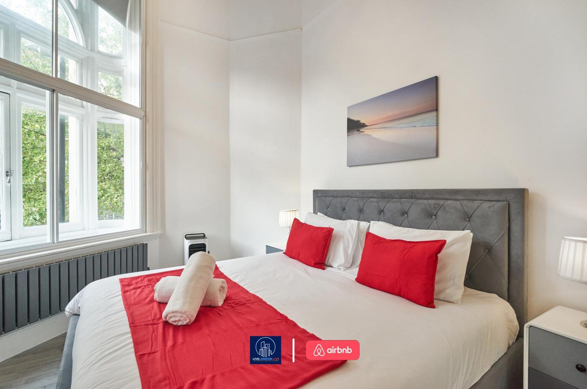 Last-minute Escape L Sleeps Up To 4 Guests L One-bedroom With King Bed And High Ceilings Near Camden By Live Short Lets & Serviced